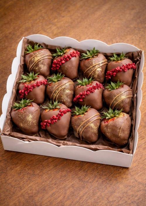 Клубника в шоколаде 12 шт «Капля вкуса»